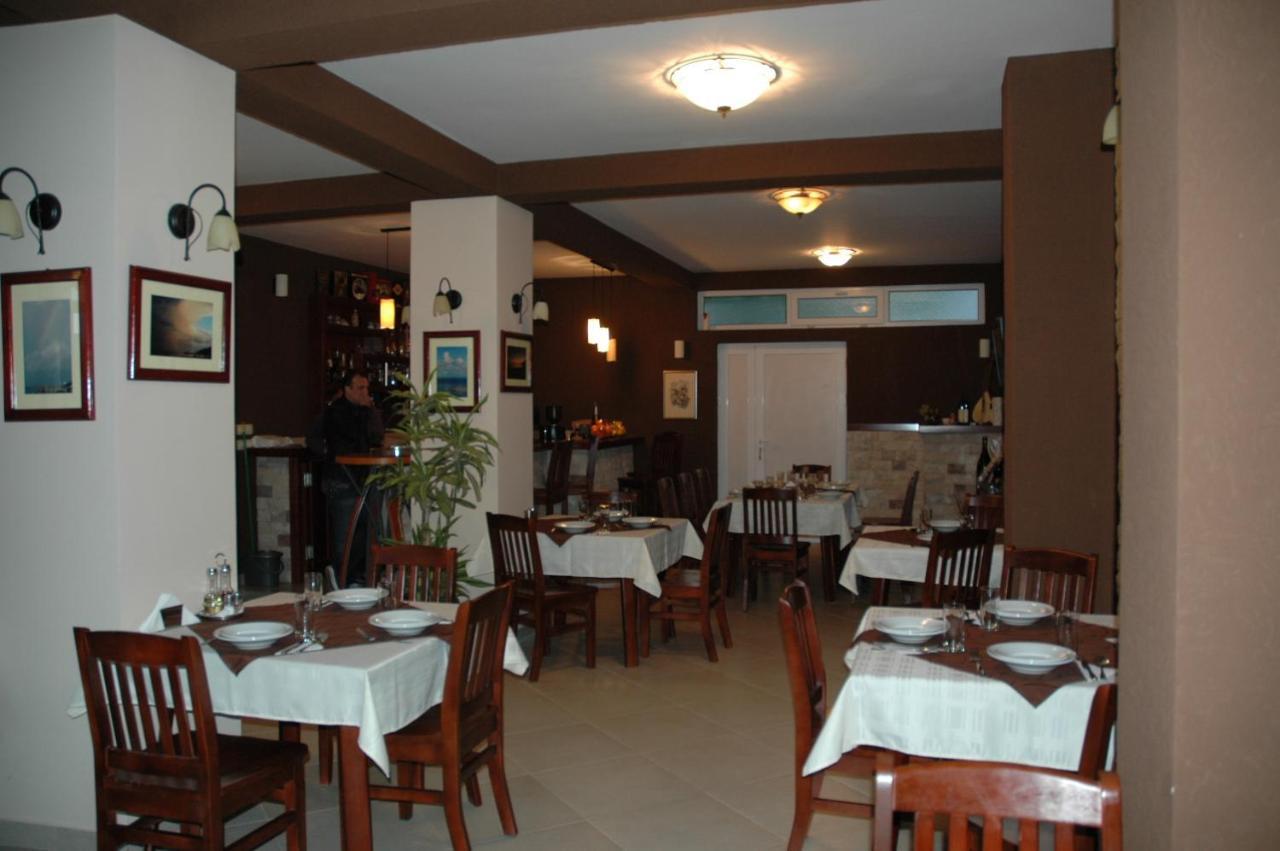 Apartmani Goran I Jelena Zec 布德瓦 外观 照片