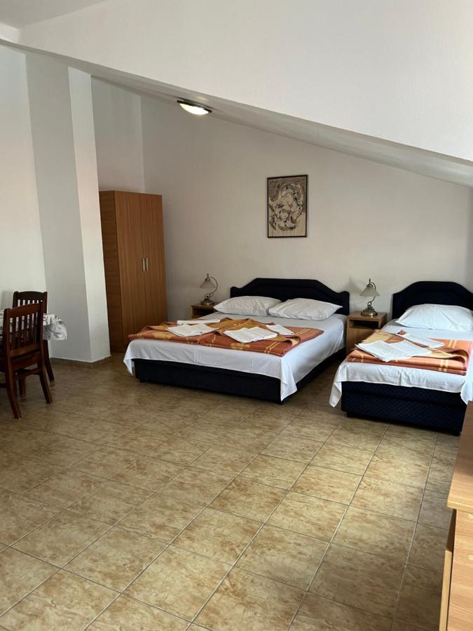 Apartmani Goran I Jelena Zec 布德瓦 外观 照片