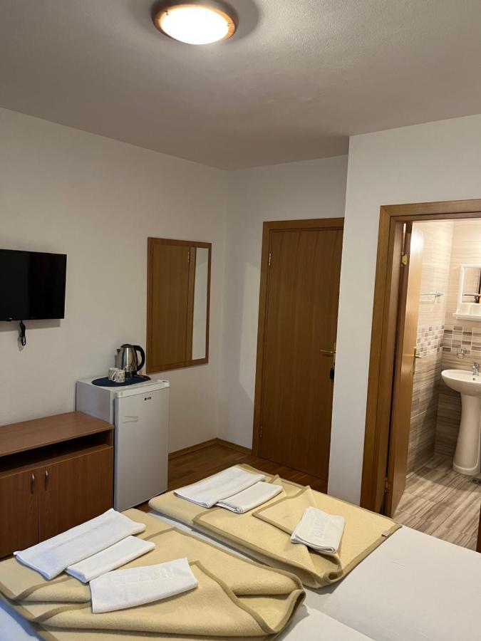 Apartmani Goran I Jelena Zec 布德瓦 外观 照片